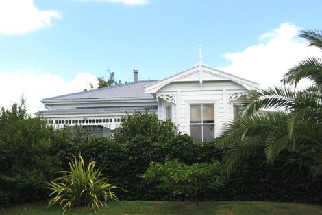 Photo of property in 2 Maui Pomare Street, Blockhouse Bay, Auckland, 0600