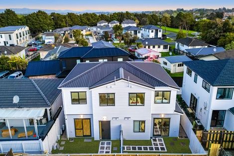 Photo of property in 2/7 Gambare Place, Wattle Downs, Auckland, 2103