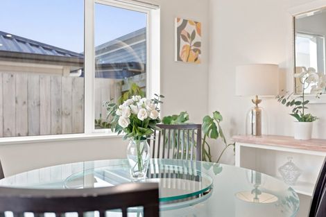 Photo of property in 9 Mokopapa Street, Takanini, 2112