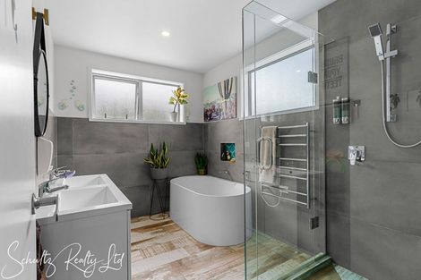 Photo of property in 37 Willow Lane, Maungaturoto, 0588