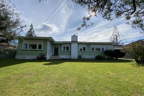 Photo of property in 16 Nicholson Avenue, Papatoetoe, Auckland, 2025