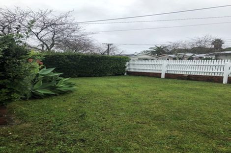 Photo of property in 16 Nolan Road, Greenlane, Auckland, 1051