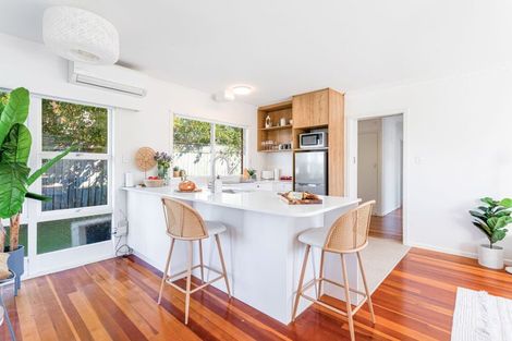 Photo of property in 2/7 Onepoto Road, Hauraki, Auckland, 0622