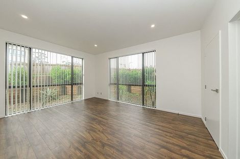 Photo of property in 2 Azzurro Way, Flat Bush, Auckland, 2019