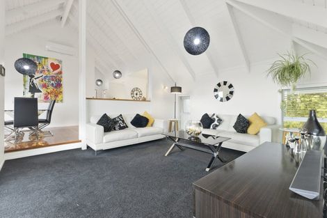 Photo of property in 49a The Esplanade, Eastern Beach, Auckland, 2012