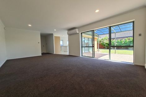 Photo of property in 33 Sandwick Drive, Weymouth, Auckland, 2103