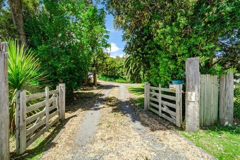 Photo of property in 36 William Street, Waikanae Beach, Waikanae, 5036