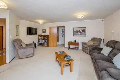 Photo of property in 8 Runanga Grove, Waikanae, 5036