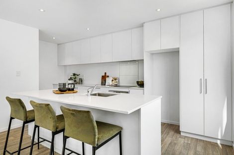 Photo of property in 37c Tawhiri Road, One Tree Hill, Auckland, 1061