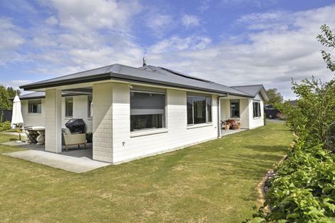 Photo of property in 74 Feist Street, Carterton, 5713