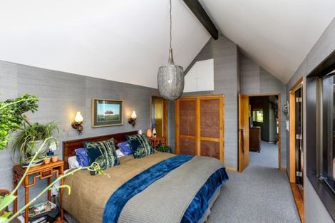 Photo of property in 319 Mangorei Road, Merrilands, New Plymouth, 4312