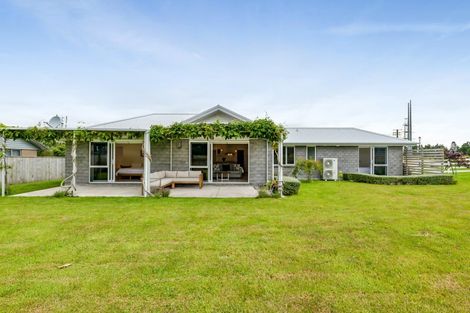 Photo of property in 2 Mercade Close, Stratford, 4332