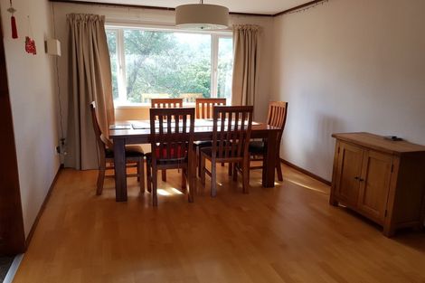 Photo of property in 139 Taylor Terrace, Tawa, Wellington, 5028