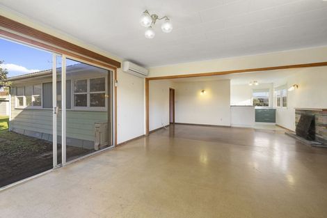Photo of property in 98 Field Way, Waikanae Beach, Waikanae, 5036