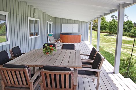 Photo of property in 30 Rangiora Road, Kaiwaka, 0573