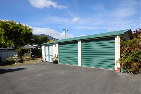 Photo of property in 246 Waikawa Road, Waikawa, Picton, 7220