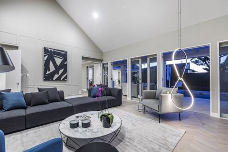 Photo of property in 286 Hurstmere Road, Takapuna, Auckland, 0622