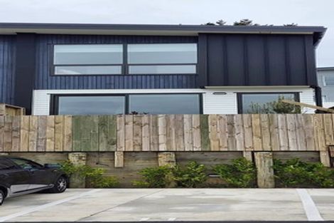 Photo of property in 15/62 Spenmoor Street, Newlands, Wellington, 6037