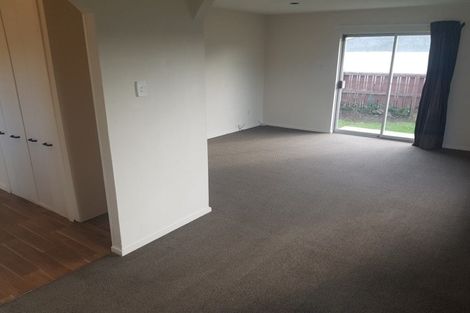 Photo of property in 2/7a Glen Place, Parklands, Christchurch, 8083