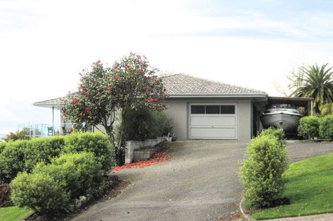 Photo of property in 13 Tupara Crescent, Kawaha Point, Rotorua, 3010
