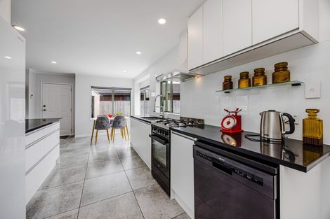 Photo of property in 47 Davington Way, Burswood, Auckland, 2013