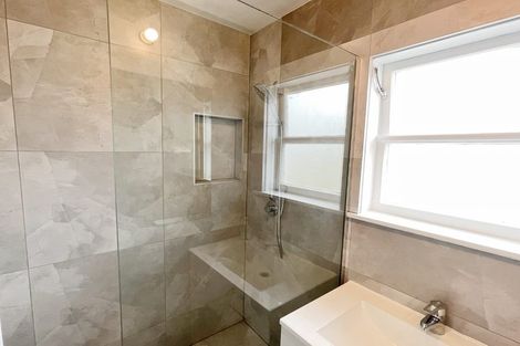 Photo of property in 2 Marlene Avenue, Te Atatu South, Auckland, 0610