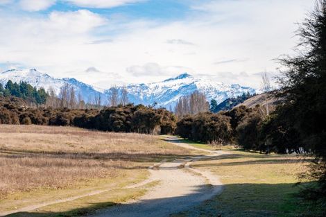 Photo of property in 9 Hikuwai Drive, Albert Town, Wanaka, 9305