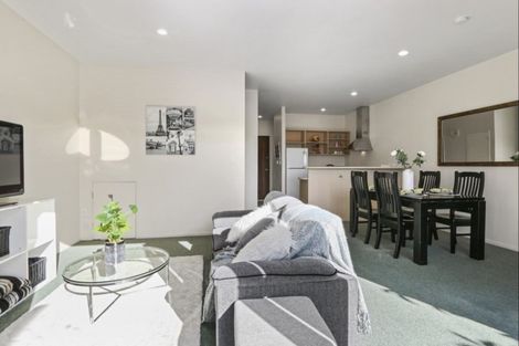 Photo of property in 27/11 The Avenue, Albany, Auckland, 0632