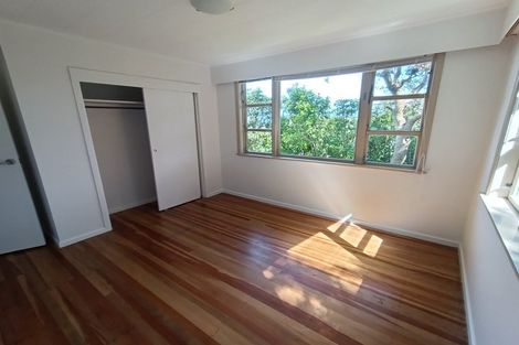 Photo of property in 29 Miles Crescent, Newlands, Wellington, 6037