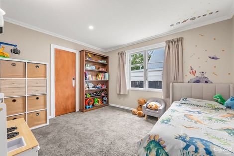 Photo of property in 6 Glen Road, Stokes Valley, Lower Hutt, 5019
