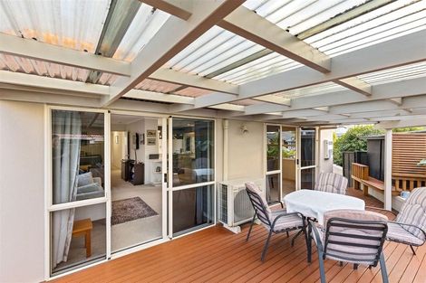 Photo of property in 13 Bridgehead Cove, West Harbour, Auckland, 0618