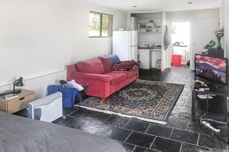 Photo of property in 18 Glencoe Road, Browns Bay, Auckland, 0630