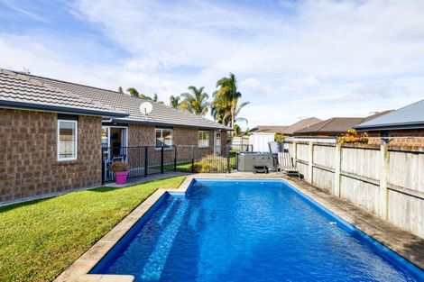 Photo of property in 5 Allgood Place, Rototuna North, Hamilton, 3210