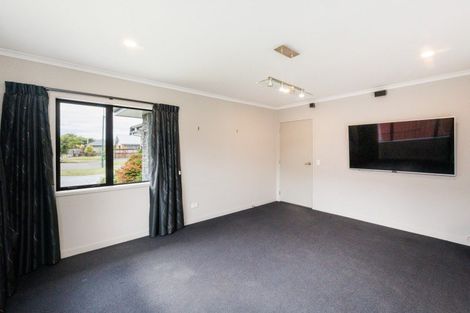 Photo of property in 35 Pegasus Place, Kelvin Grove, Palmerston North, 4414