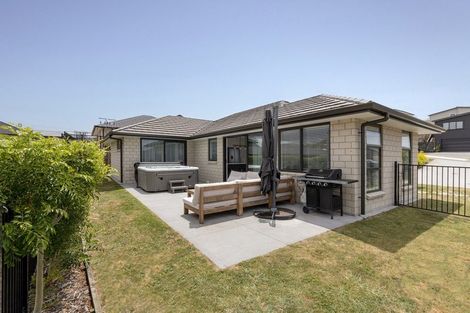 Photo of property in 8 Oyster Place, Omokoroa, 3114