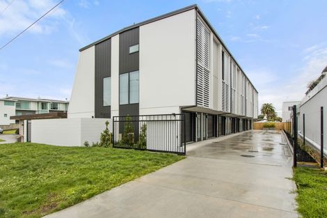 Photo of property in 4/17 Victoria Road, Mount Maunganui, 3116