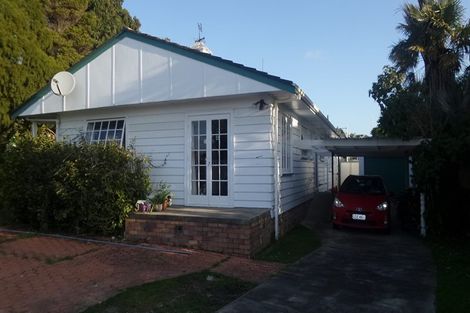 Photo of property in 1 Miltonia Avenue, Te Atatu South, Auckland, 0610