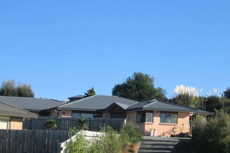 Photo of property in 52 Guildford Drive, Paraparaumu, 5032