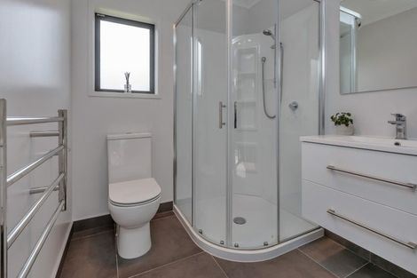 Photo of property in 13 Olney Court, One Tree Point, 0118