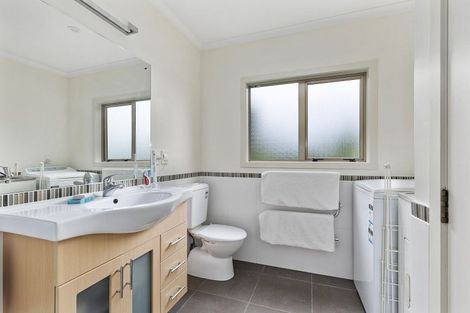 Photo of property in 2a Downing Street, Crofton Downs, Wellington, 6035