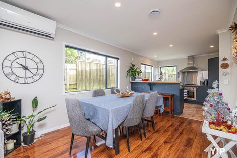 Photo of property in 79 Dress Circle, Newlands, Wellington, 6037