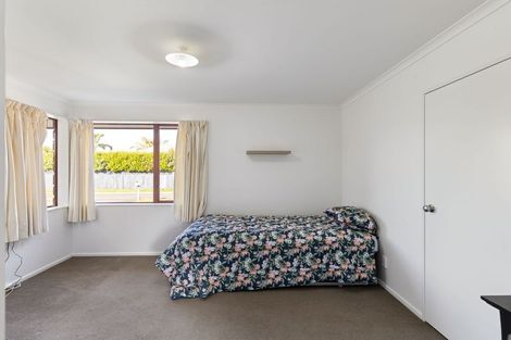 Photo of property in 16 Orlando Way, Kelvin Grove, Palmerston North, 4414