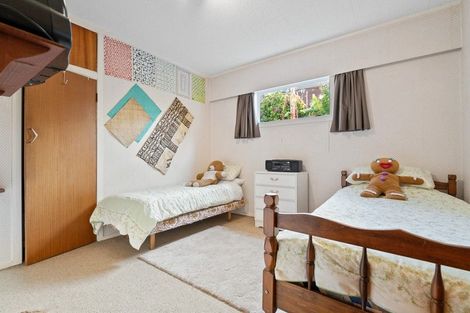 Photo of property in 1 Freshney Place, Hillpark, Auckland, 2102