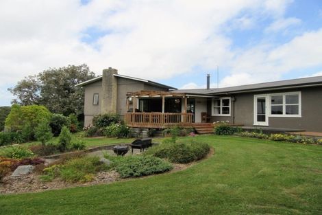 Photo of property in 374 Mangaone Road, Halcombe, Feilding, 4779