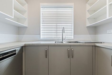 Photo of property in 130 Shillingford Boulevard, Rolleston, 7615