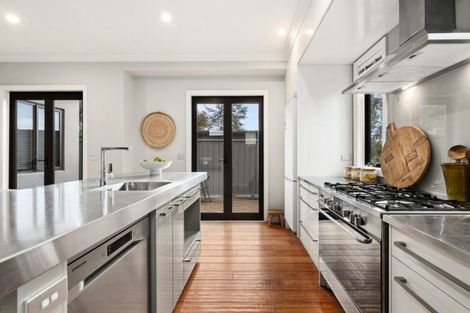 Photo of property in 5b Te Mata Peak Road, Havelock North, 4130