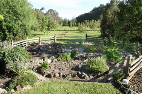 Photo of property in 7 Neudorf Road, Upper Moutere, 7175