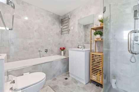 Photo of property in 4d Carolyn Street, Manukau, Auckland, 2025