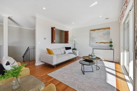 Photo of property in 150 Bleakhouse Road, Mellons Bay, Auckland, 2014