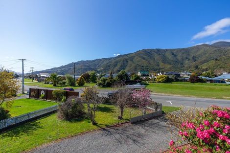 Photo of property in 34 Beach Road, Waikawa, Picton, 7220